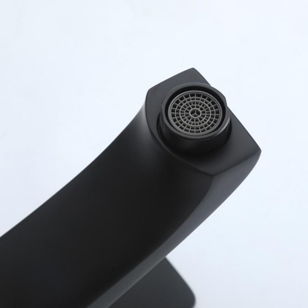 F1076-6_4