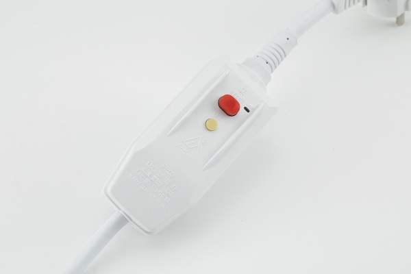 R81024 Смеситель для умывальника Frud хром/белый